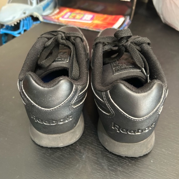 Women’s Reebok Classics - Picture 4 of 6